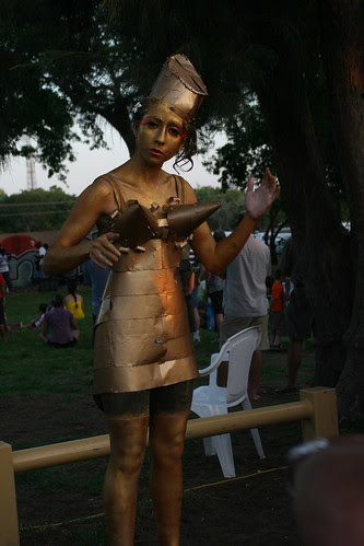 Living Statue at Mindil