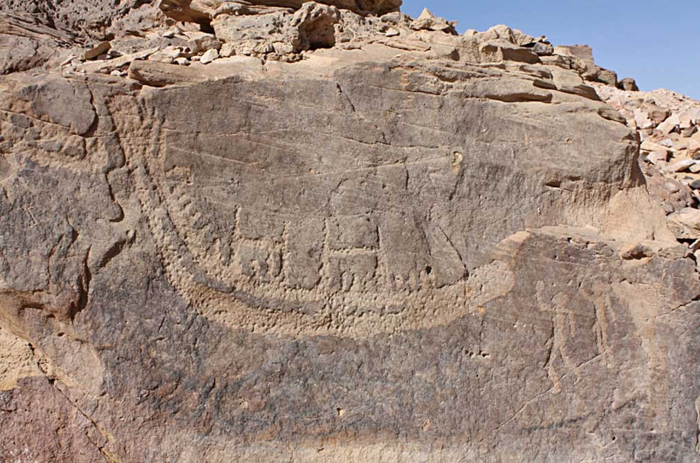 A pecked petroglyph of a reed boat I the Nag el-Hamdulab cycle in Egypt. 