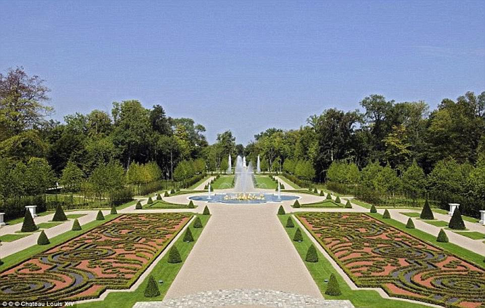 Os conselheiros da família real saudita disseram que o castelo pertence, em última instância, a Salman, que atualmente está executando uma ampla pesquisa de corrupção em seu país de origem, que viu pessoas encarceradas como centenas de pessoas