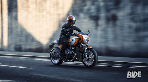 BMW Motorrad는 R 12 S, F 900 R 및 F 900 XR의 세 가지 신제품으로 2025년을 맞이합니다.
