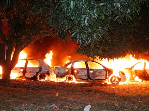 Segundo polícia,  incêndio pode ter sido causado por fogos de artifício (Foto: Odair Oliveira/Sento Sé em Foco)