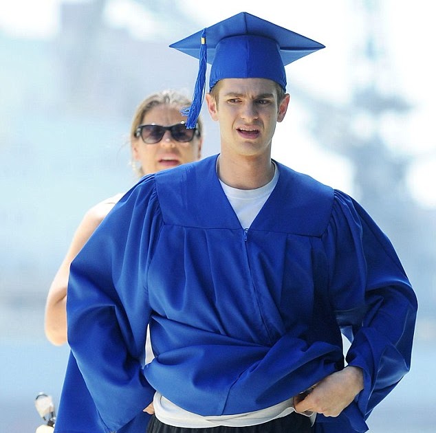 Do Guys Wear Graduation Caps