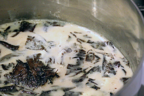 Steeping cigar leaves