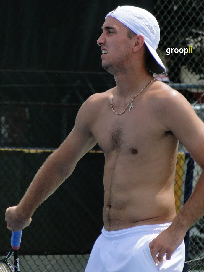 MALE CELEBRITIES: Serbian tennis player Viktor Troicki shirtless sexy ...