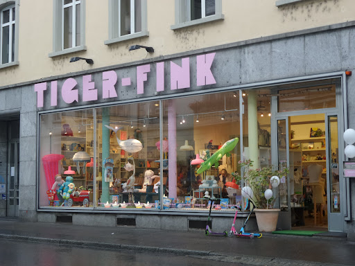 Tiger-Fink/ Family Shop