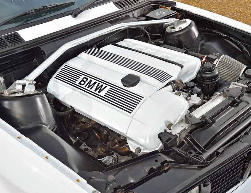 Youan: Bmw E30 Shaved Engine Bay