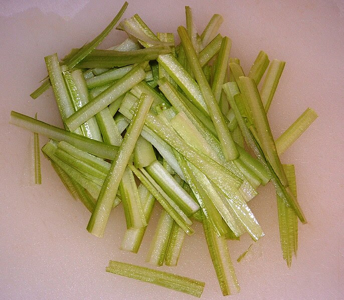 File:Celery julienne.JPG