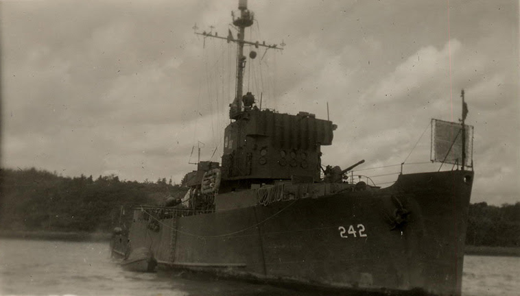 USS Inaugural WWII Minesweeper Saint Louis © 2014 sublunar