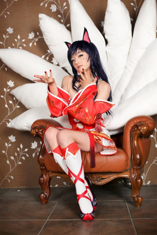 League of Legends Ahri Cosplay