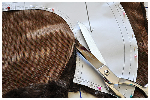 11.17.10 vintage flair: make a faux fur collar!