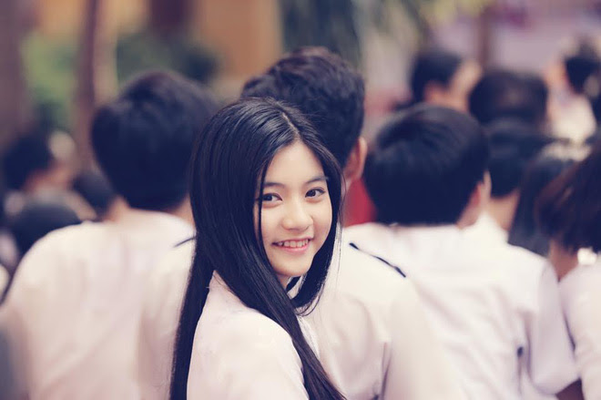 Cô bạn 18 tuổi chứng minh con gái Việt mặc áo dài lúc nào cũng là xinh nhất - Ảnh 13.