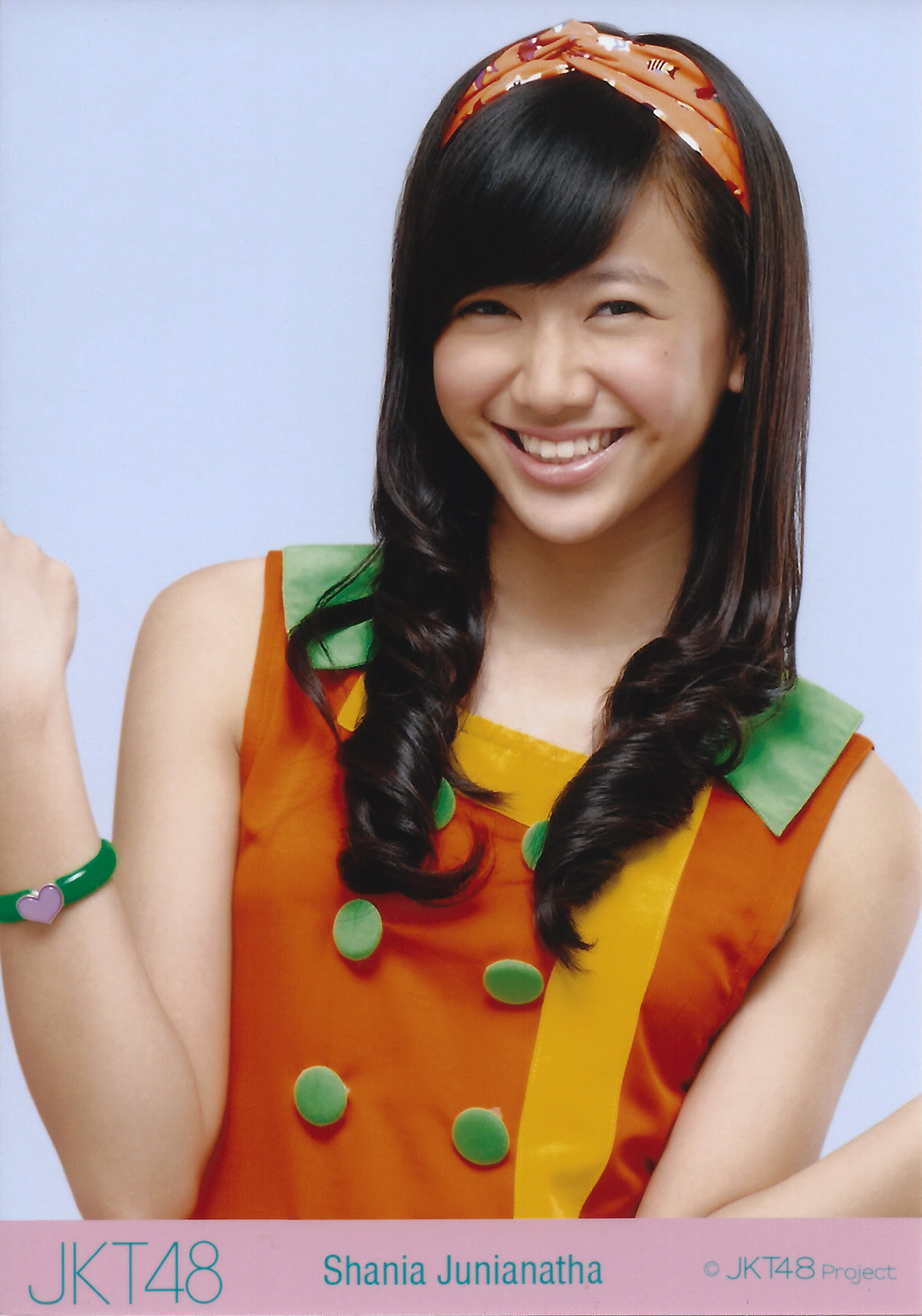 Shania Junianatha Shania Junianatha