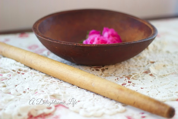 A-DELIGHTSOME-LIFE-DOUGH-BOWL-AND-ROLLING-PIN
