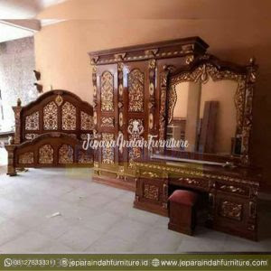 Set Kamar Tidur Ukiran Mewah Set Kamar Tidur Ukiran Mewah