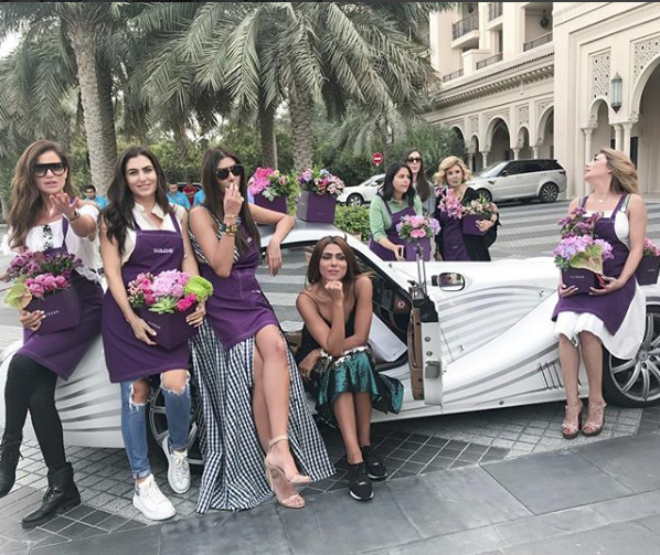 Hoa mắt với câu lạc bộ các quý cô chơi siêu xe ở Dubai: Cuộc sống quá ngắn để lái một chiếc xe nhàm chán - Ảnh 6. Hoa mắt với câu lạc bộ các quý cô chơi siêu xe ở Dubai: Cuộc sống quá ngắn để lái một chiếc xe nhàm chán - Ảnh 6.