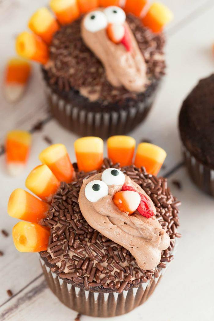 Decorating Thanksgiving Cupcakes / Ideas for Thanksgiving Holiday ...
