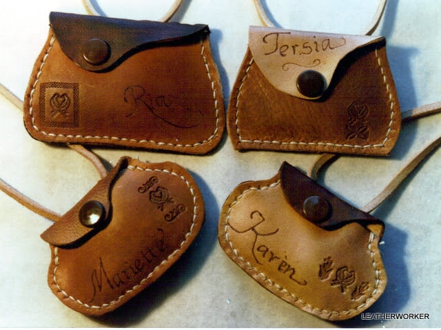 NeckPurse3