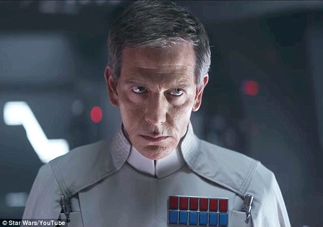 Baddie: Ben Mendelsohn é mostrado em breve no clipe como ele joga Director Orson Krennic