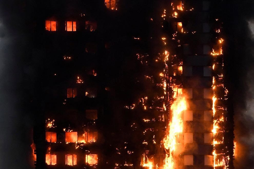 Пожар в небоскребе Лондона Пожар в небоскребе Лондона