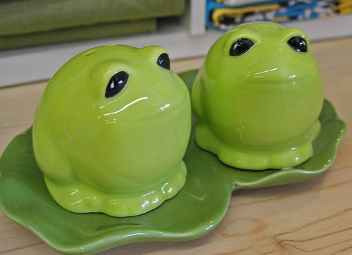 frog shakers