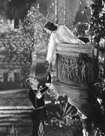 http://lisawallerrogers.files.wordpress.com/2009/04/romeo-and-juliet1.jpg