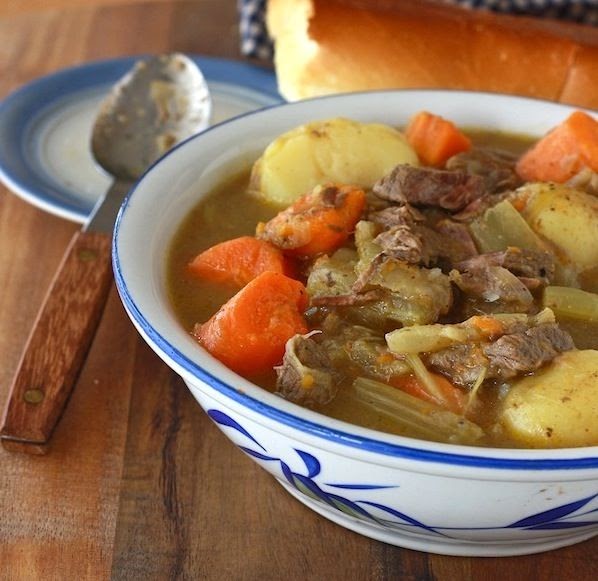 Dinty Moore Beef Stew Recipe : 1 lb stew beef cut into 1″ or smaller