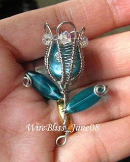 Wire wrapped tulip brooch