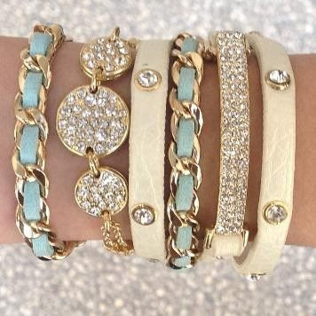 http://www.pinterest.com/pin/58828338857220581/ Chloe stack... great site