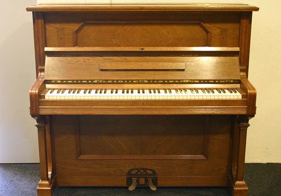 Ibach : Jual Piano Bekas Kondisi Prima: Piano ukuran medium buatan