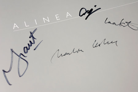alinea cookbook - signatures© by Haalo