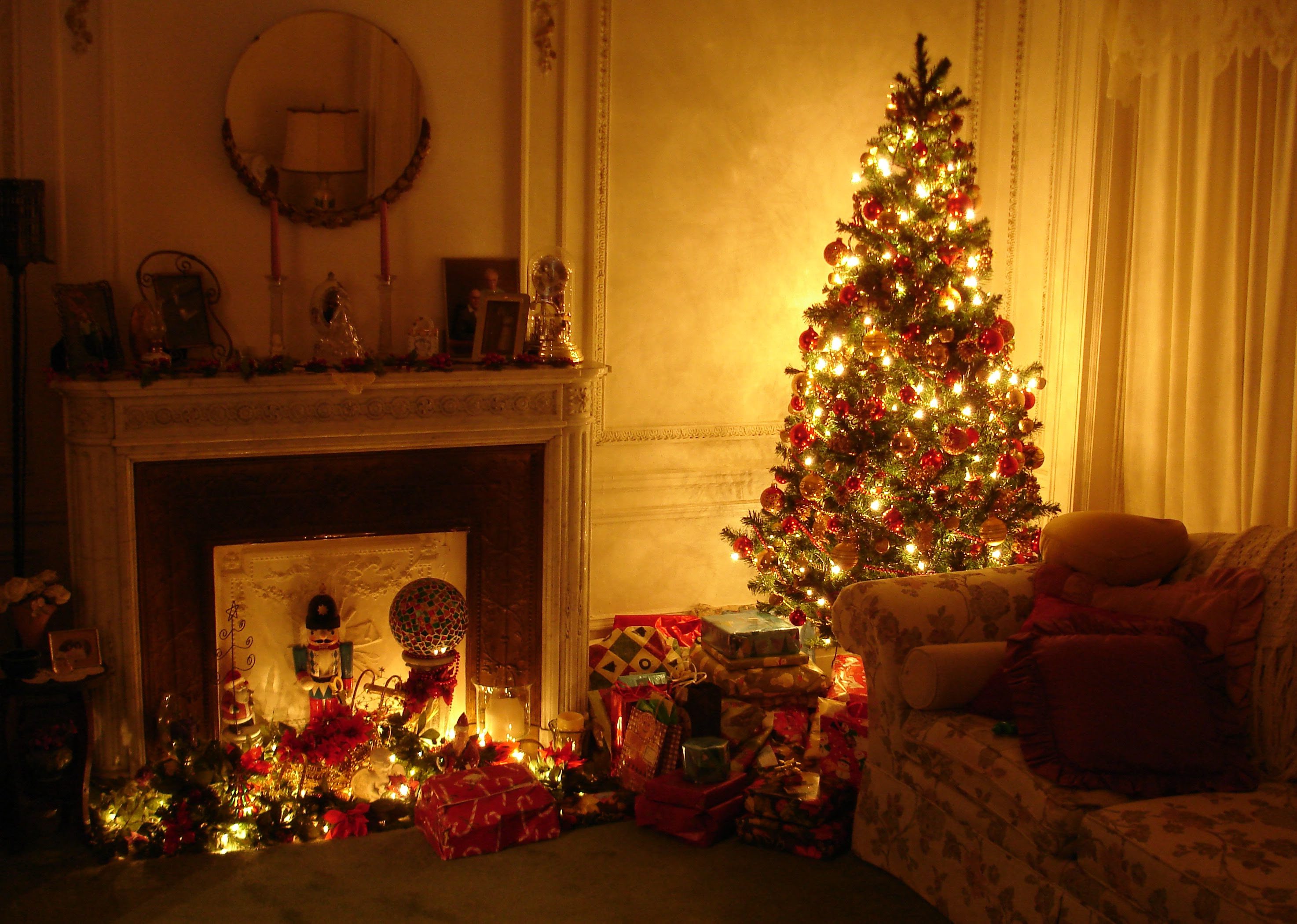 cozy living room christmas