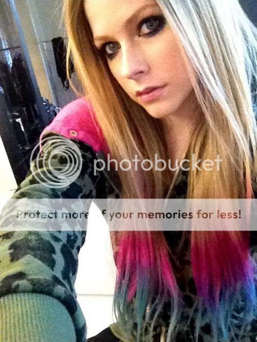 Avril's New Hairdo