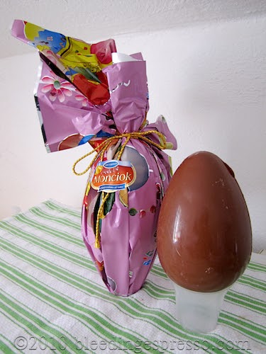 Italian Chocolate Egg With Toy Inside - ToyWalls