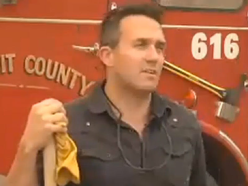 Washington Man Buys His Own Fire Truck to Fight Massive Wildfires: 'We Are in a Complete Disaster Zone'| News, Good Deeds, Real People Stories, Real Heroes