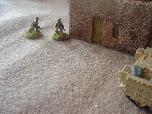GPMG humping behind Warrior