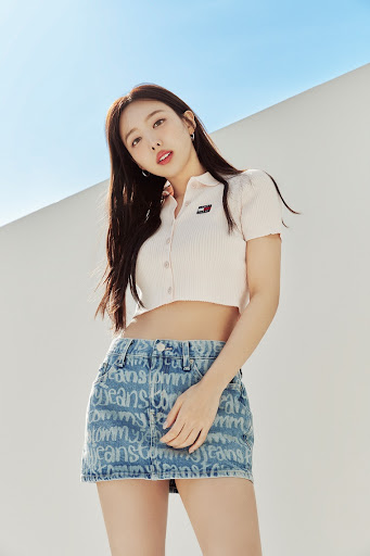 트와이스 '나연', 타미 진스 아시아 앰배서더에 발탁 '글로벌 데님 여신' | TENANT news