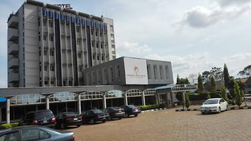Universal Hotel, Plot 3 Aguleri Street, Independence Layout, Enugu, Nigeria, Park, state Enugu