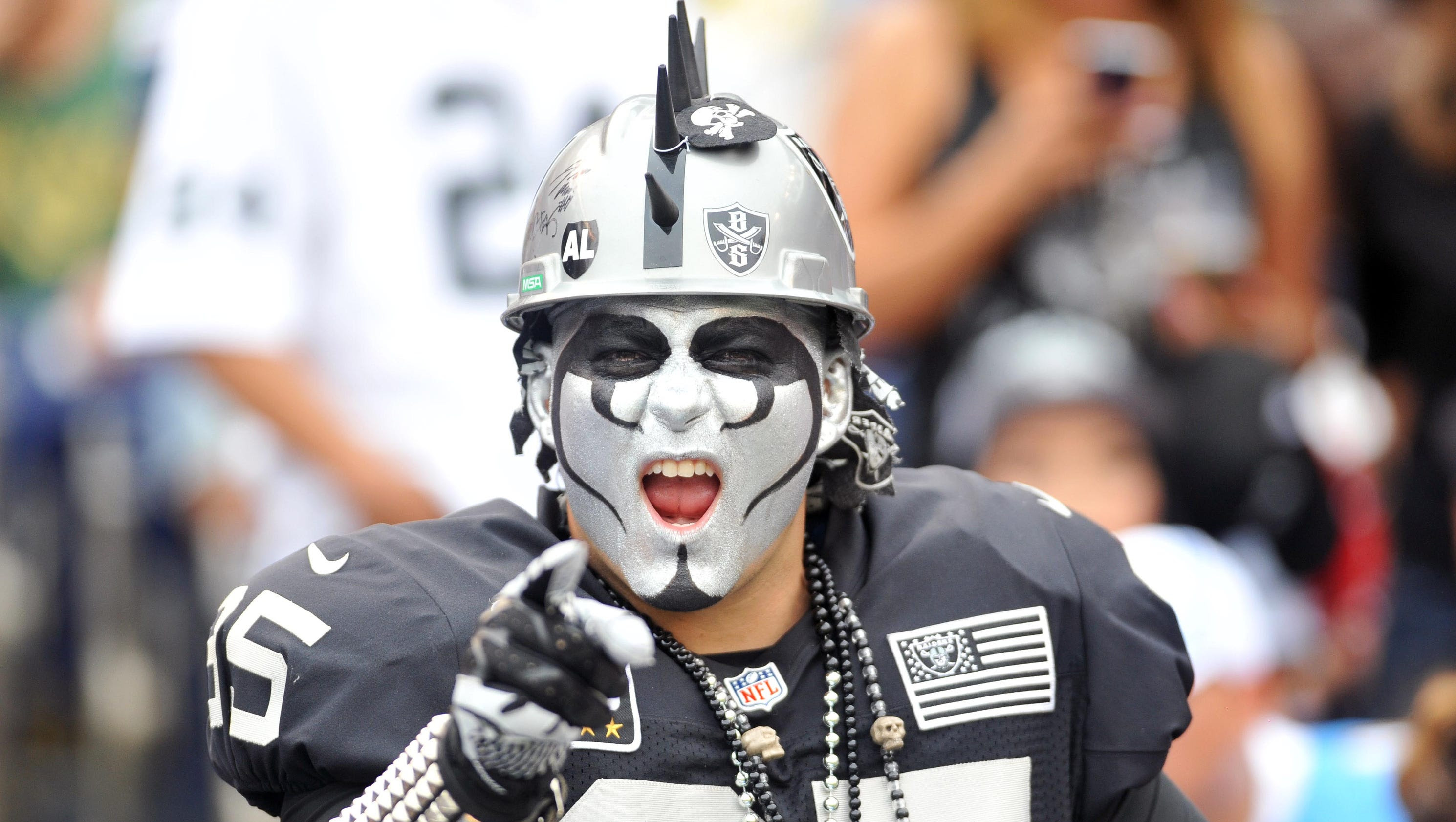 Oakland Raiders file to trademark Las Vegas Raiders name Oakland Raiders file to trademark Las Vegas Raiders name