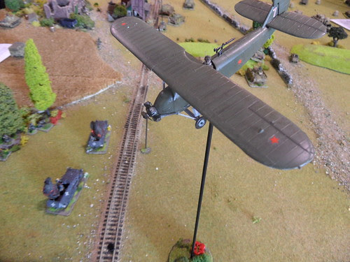 PO-2 finally has to take evasive action.JPG
