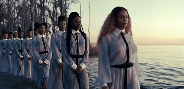 Após um período de tribulação, Beyoncé (e seus seguidores) está pronto para ser renovado. Batismo.