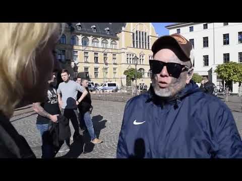 Die Anmerkung: das Muschi Piercing der Reporterin Die Anmerkung: das Muschi Piercing der Reporterin