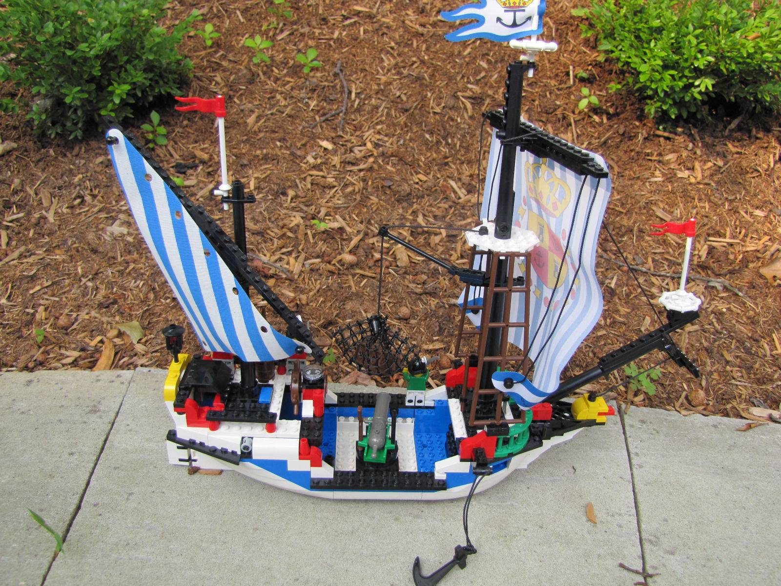 how to make a floating lego boat