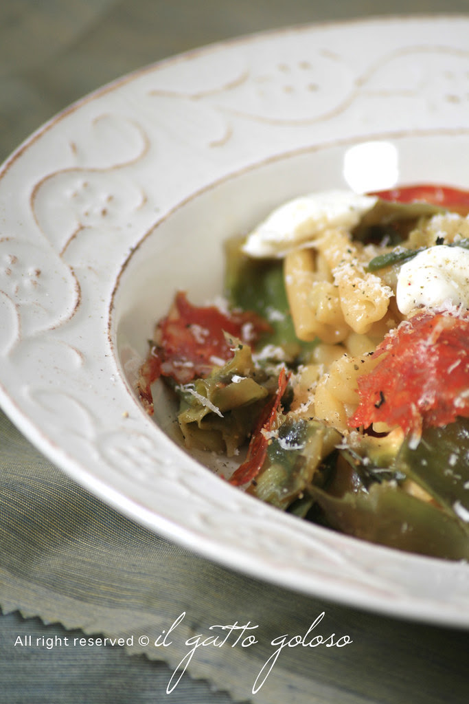 caserecce carciofi, crescenza e salame piccante