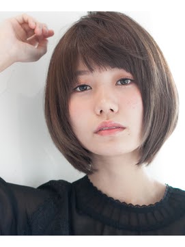 顔 エラ 髪型 女 Tinatin Gagua