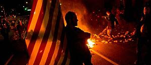 Oakland: cidade com protestos mais violentos foi berço dos Panteras Negras Oakland: cidade com protestos mais violentos foi berço dos Panteras Negras