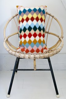 wood & wool knitted harlequin pillow 025