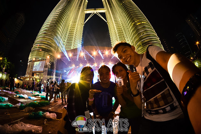 Twin Towers Alive 2013 #TTAlive Day 1 Demi Lovato UKiss Stylo2013 Elecoldxhot Atilia | TianChad.com
