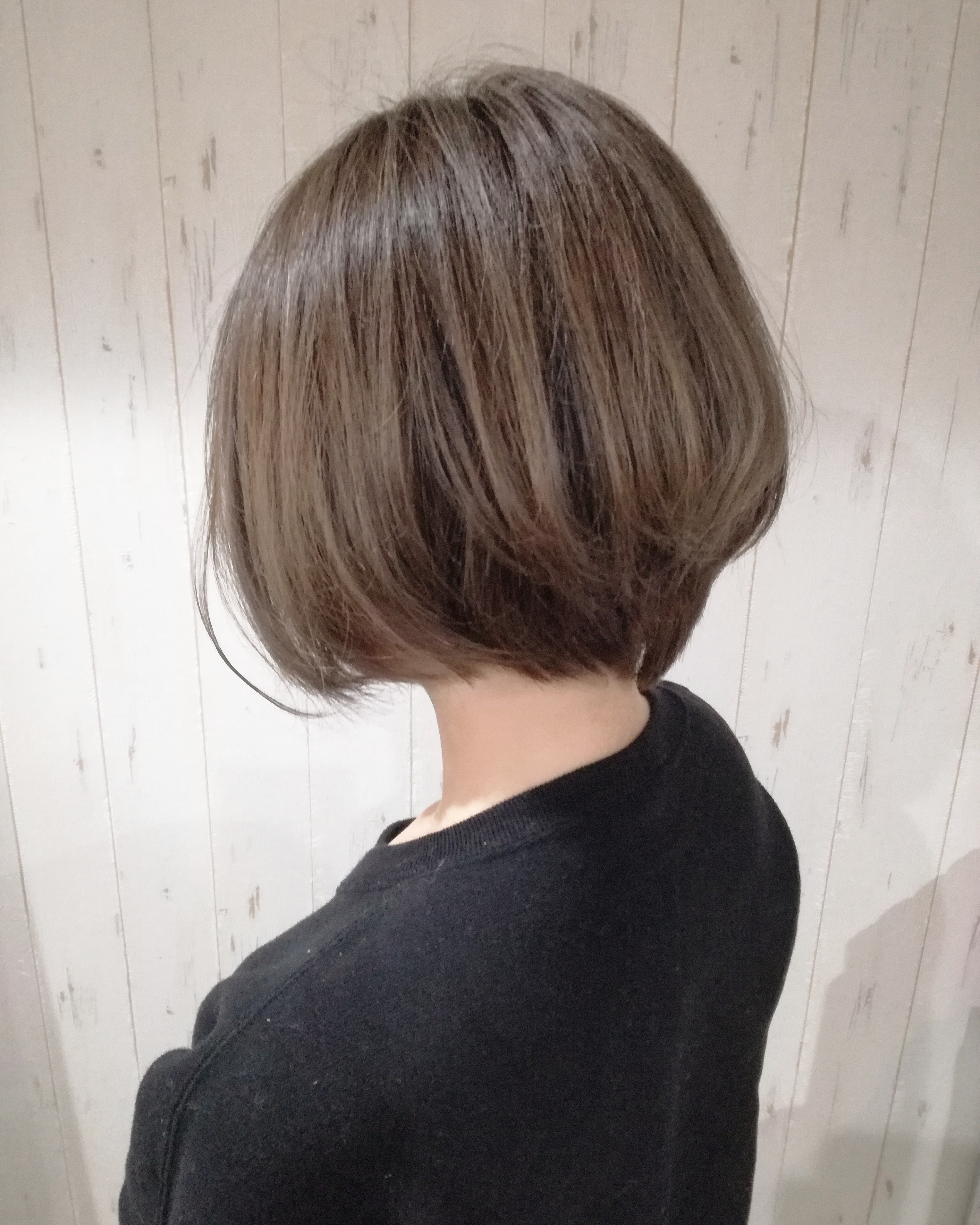 ショート ボブ 後ろ 下がり ヘアースタイルコレクション