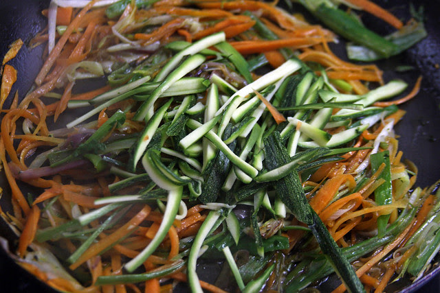 Penne Rigate con Hongos y Vegetales 085