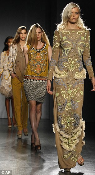 http://i.dailymail.co.uk/i/pix/2011/09/18/article-2038910-0DF7B86700000578-153_306x562.jpg